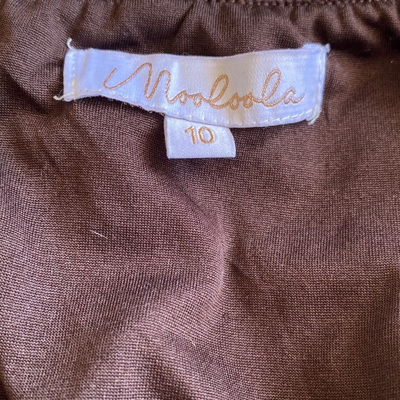 I am selling a brown crop top in woman’s size 10. - Picture 4 of 11